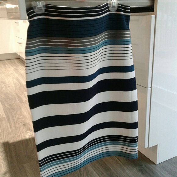 NWT Joe Fresh sz Medium Pencil Skirt Stretch Navy - Picture 5 of 6